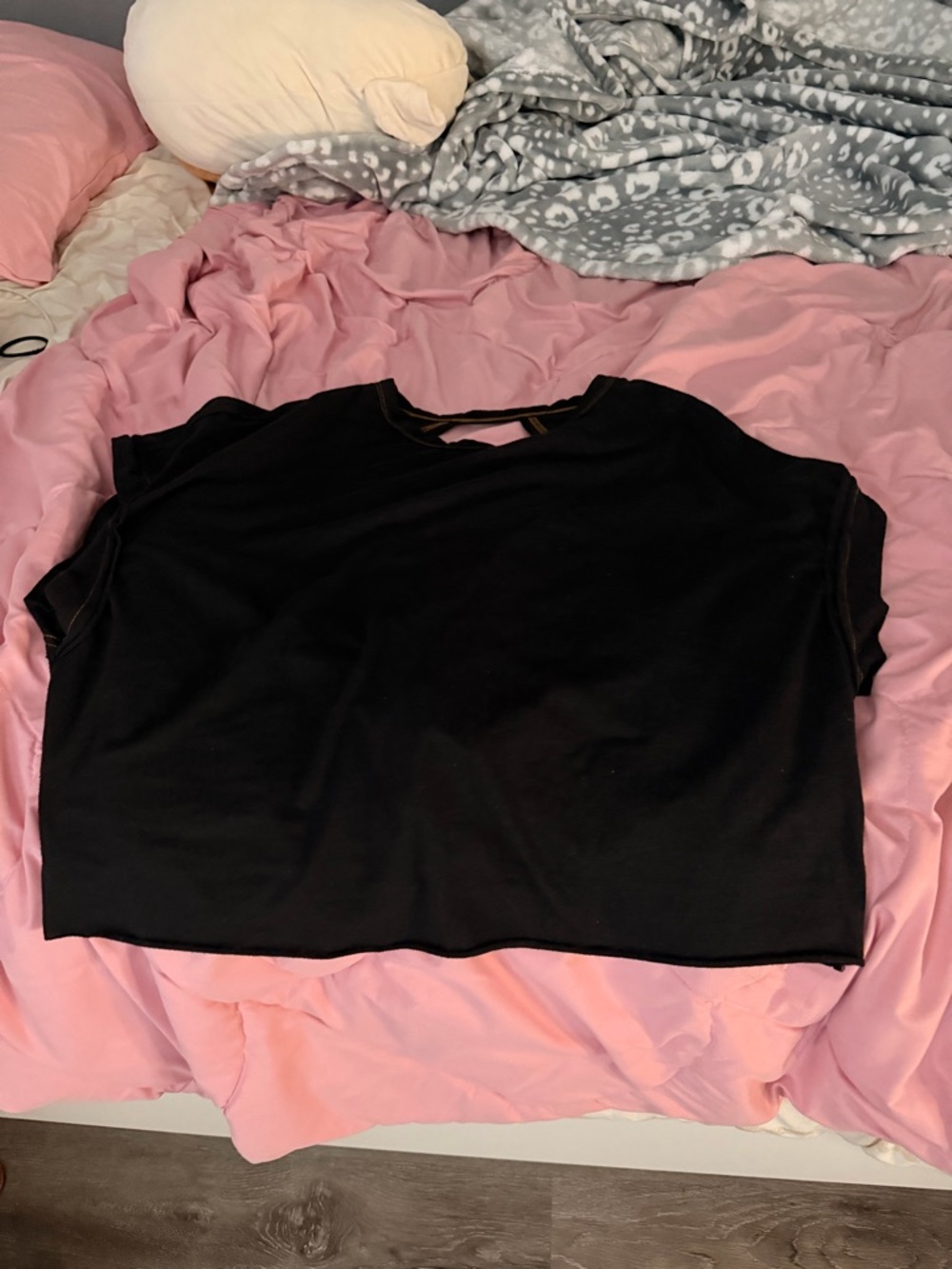 Black Women's Short Sleeve Crewneck Top - Classic Casual